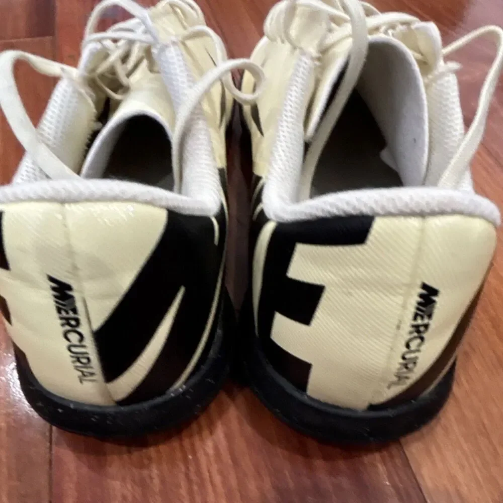 Nike Mercurial Kids Unisex Turf Soccer Shoes Cleats Lace-Up White/Black size 6Y